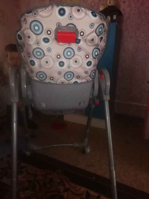 Продаю столик для кормления