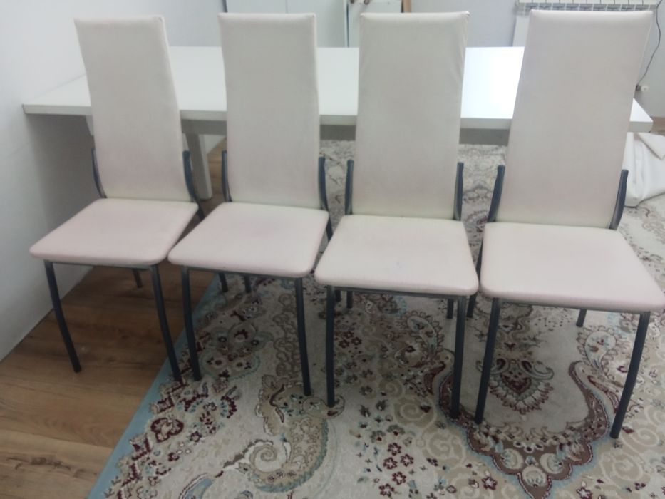 Стулья сатылады.