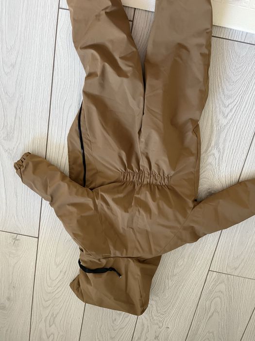 Продам демисезонный комбинезон