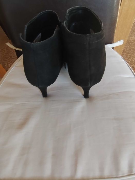 Ghete elegante, negre cu toc