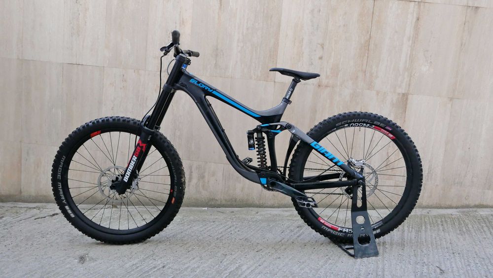 Giant Glory Advanced, състезателен DownHill, карбон, Bomber 58,Fox RC4