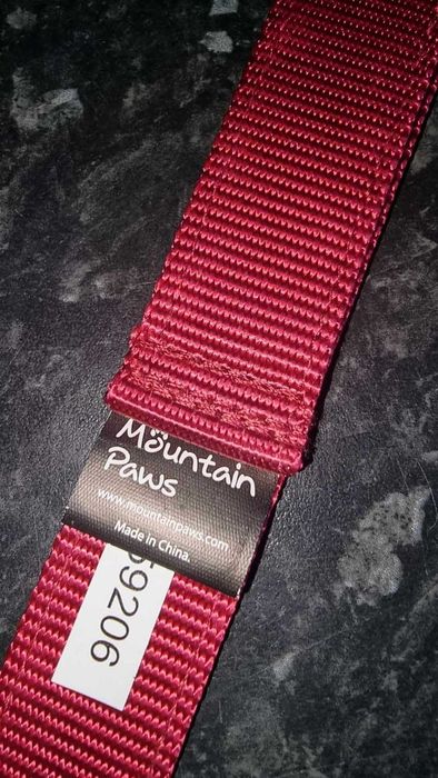Изключително здрав повод за кучета Mountain Paws, 1,15 метра, червен