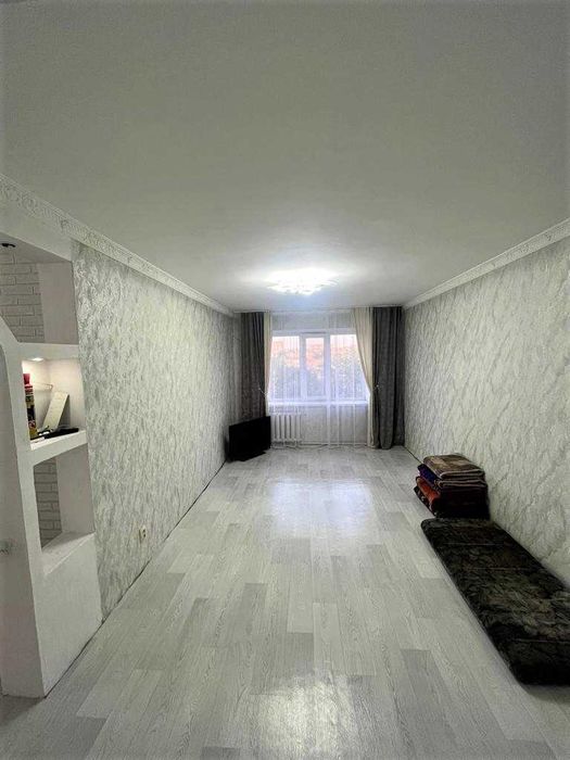 Продам 3-х комн. возле Корзины, 7 мкр