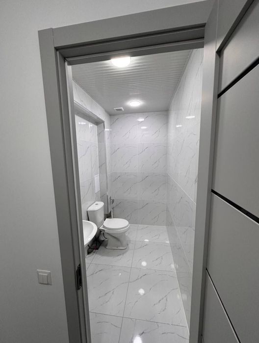 Ganga Gafur Gulom metro skolniy etaj har qanday besnes uchun arenda