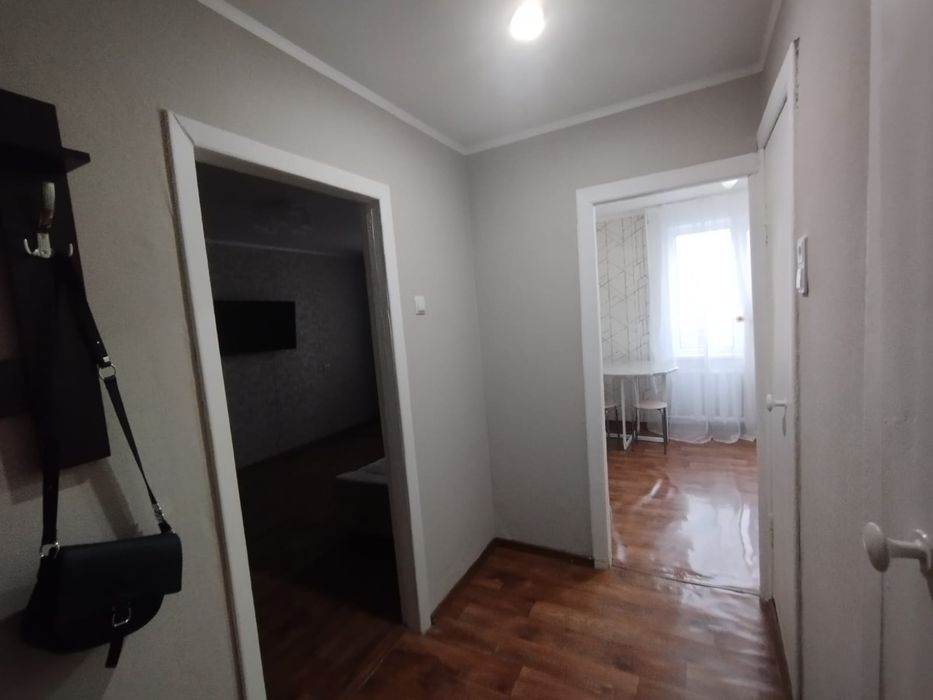 Сдам  1 ком квартиру район 17 школы