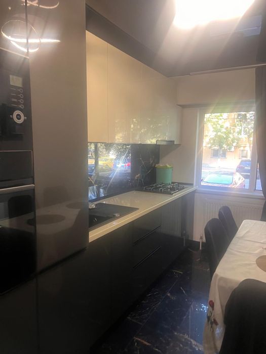 Inchiriez apartament 3 camere