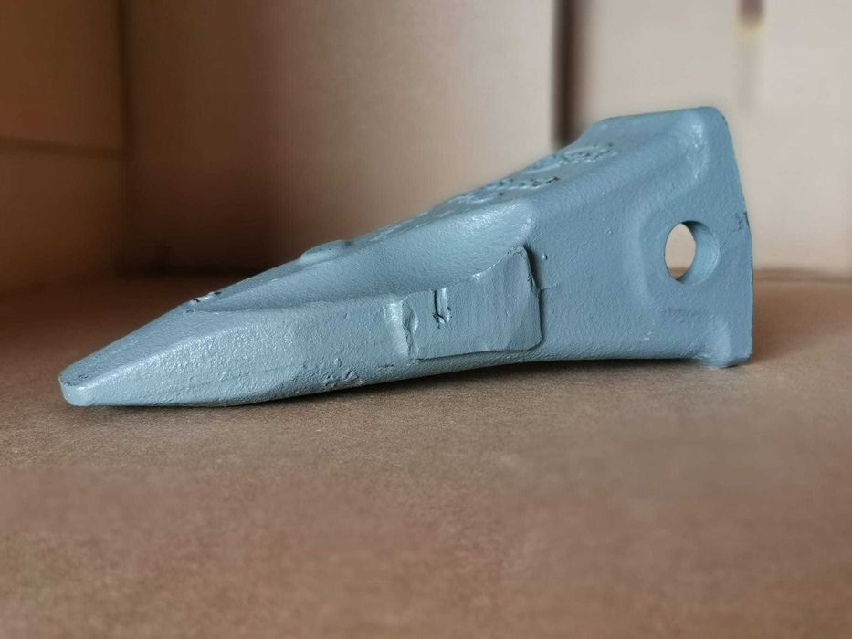 Dinți de cupă de calitate superioară - pentru utilaje de 30 de tone