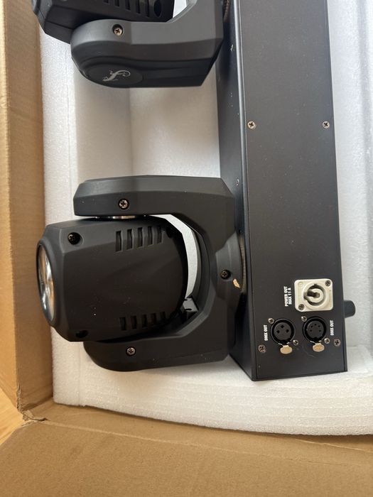 Roboti Moving Head Cameo HydraBeam 4000 RGBW