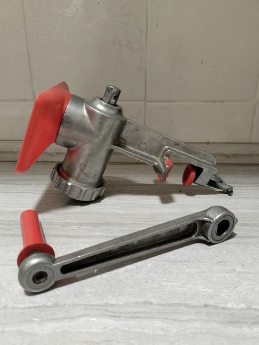 Продам мясорубку бу