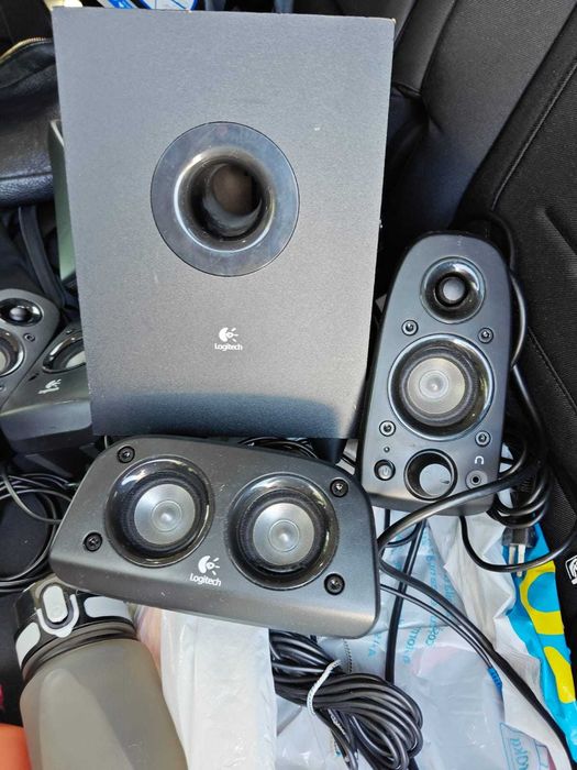 Sistem audio Logitech cu boxe și bass