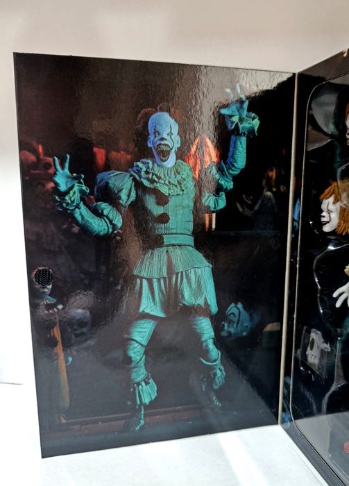Оригинальная фигурка NECA Pennywise Well Hous