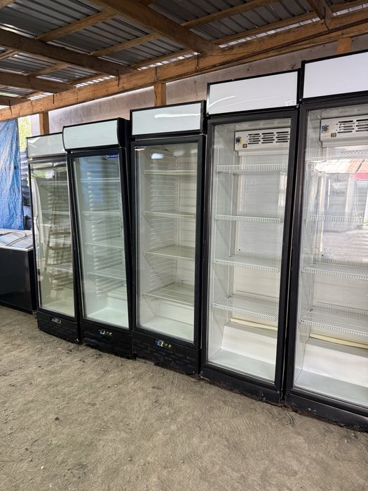 Продам витрины холодильники