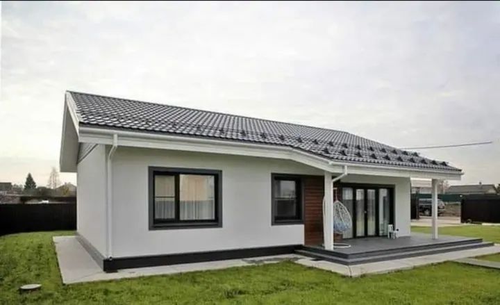 Vând case modulare pe structură metalică învelit cu panouri sandwich