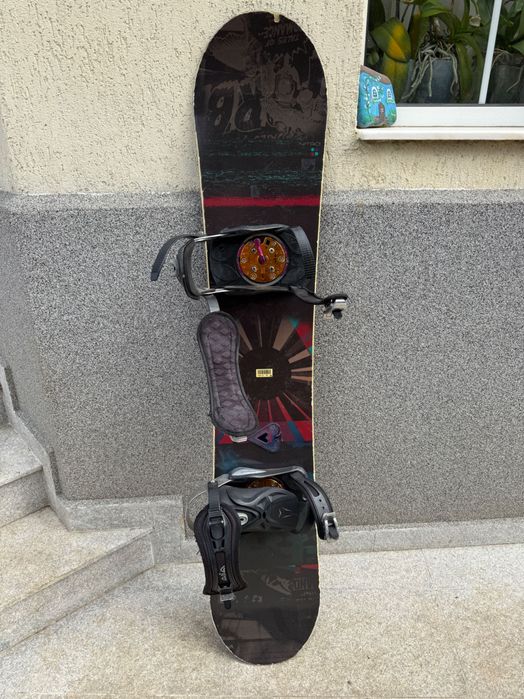 Snowboard 152 + legaturi