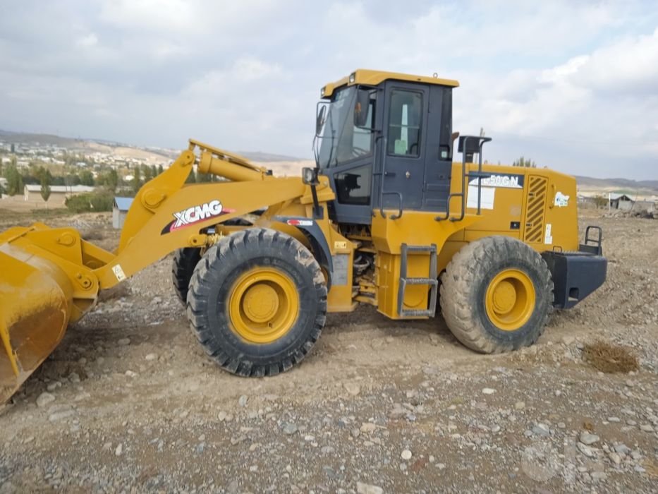 Arenda buldozer shantu sd 22 sd 23 bor