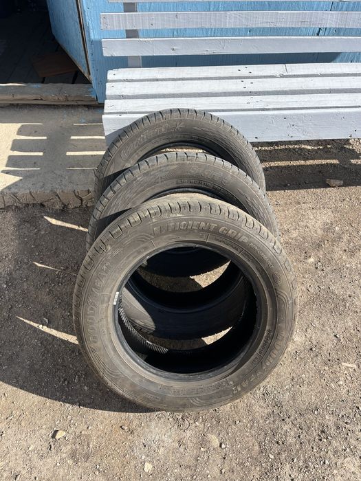 Продам три резины