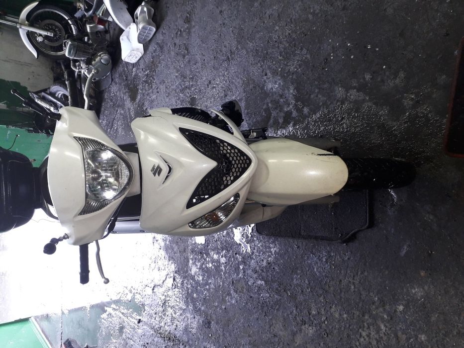 Suzuki SIXTEEN 125i-На части