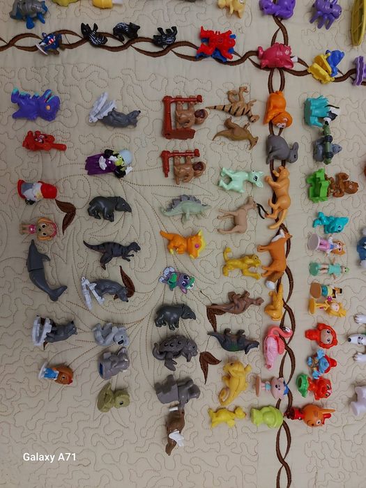 Киндер игрушки разные