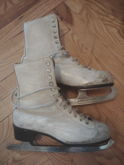 Кънки за фигурно пързаляне