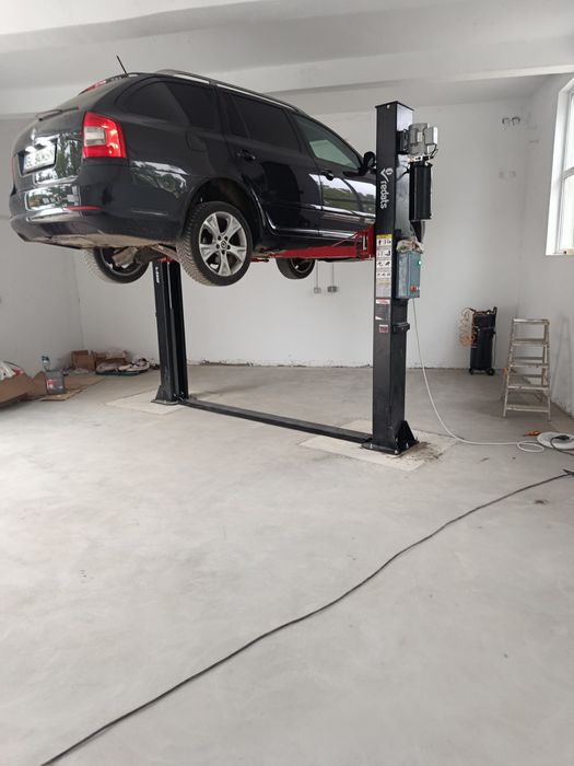 Mecanic intreținere auto 

Ofer servicii de întreținere