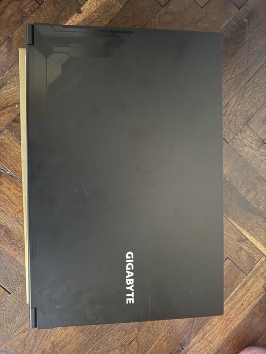 Геймърски лаптоп Gigabyte G5 KF (RTX 4060 / i5-12500H)