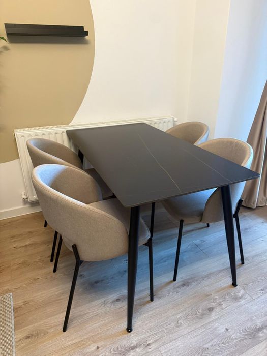 Masa plus 4 scaune living