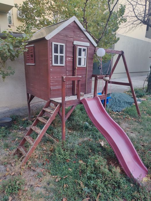 Căsuța de joacă pentru copii