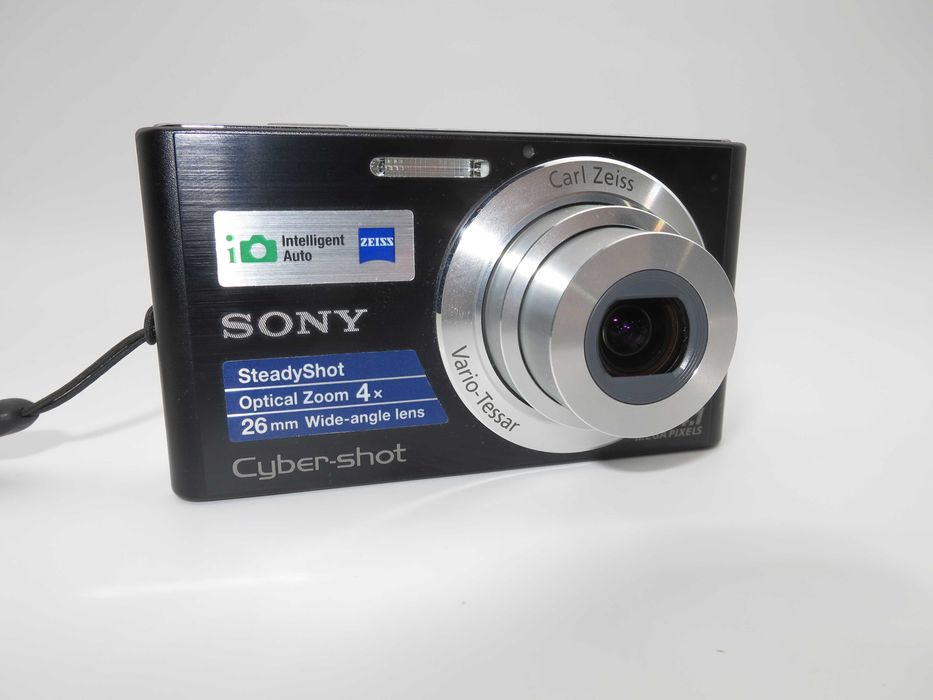 Sony Cyber-shot DSC W320 ултра компактен цифорв фотоапарат черен цвят, супер тънка дигитална камера, отлично състояние, пълен комплект, работи отлично