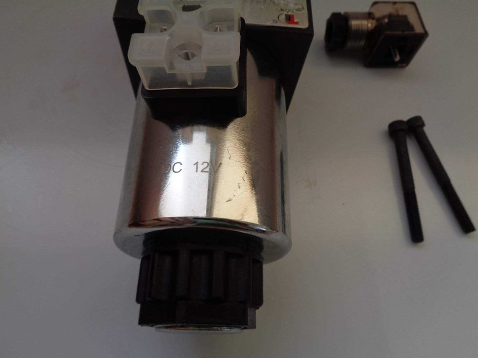 Deviator De Flux Hidraulic 1/2" 12 Vdc 24 vdc 3 cai utilaje