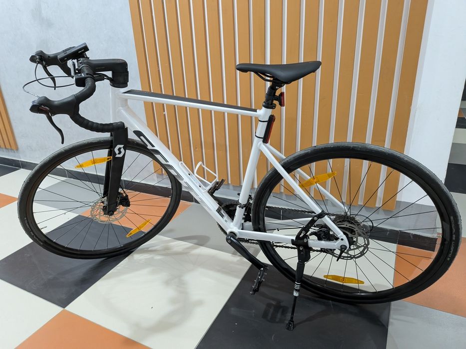 Шоссейный велосипед Scott