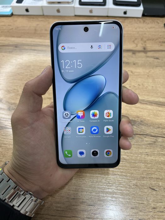 Телефон Tecno Spark Go 1