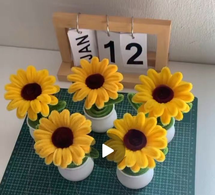 Stol ustiga dekor: Momiq simdan yasalgan gultuvakli gul