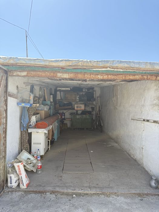 Avtoturargoh/garaj Sotiladi! Продается гараж в городе Наваи