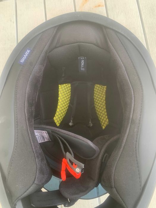 Продавам Каска за мотор Shark