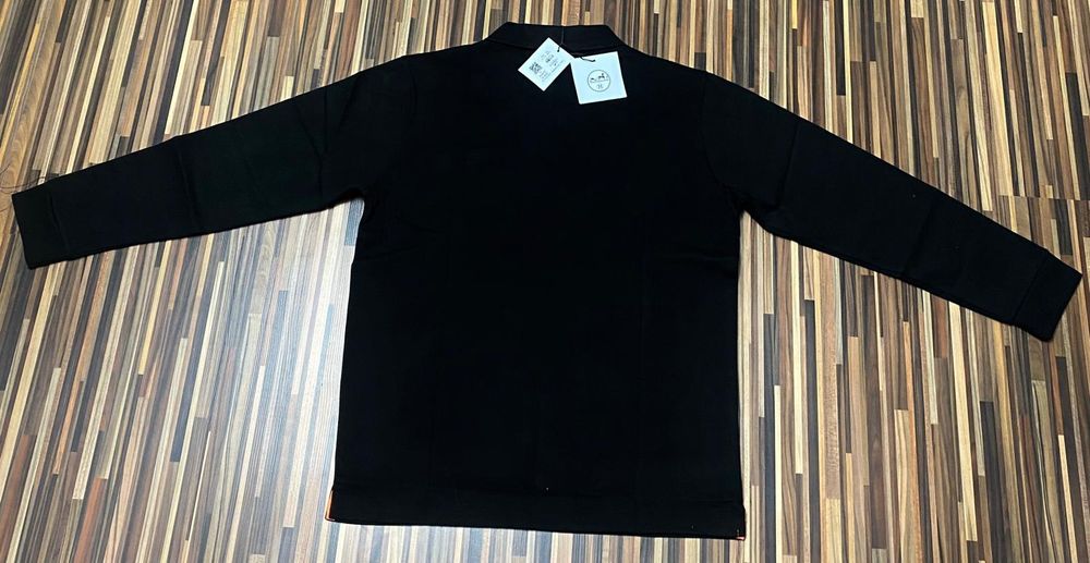 Vând bluza noua de bărbați