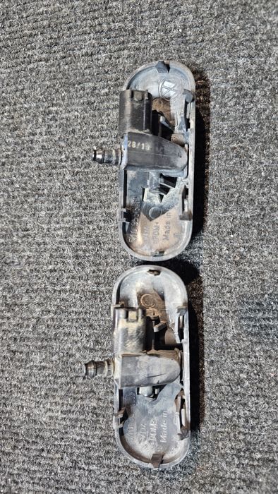Set diuze parbriz "perdea" Volkswagen Golf 6 Passat B6/ Audi