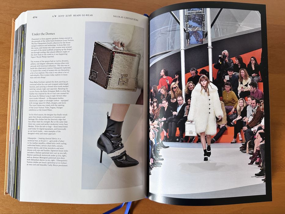 Книга Louis Vuitton Catwalk. Пълна колекция от всички модни ревюта