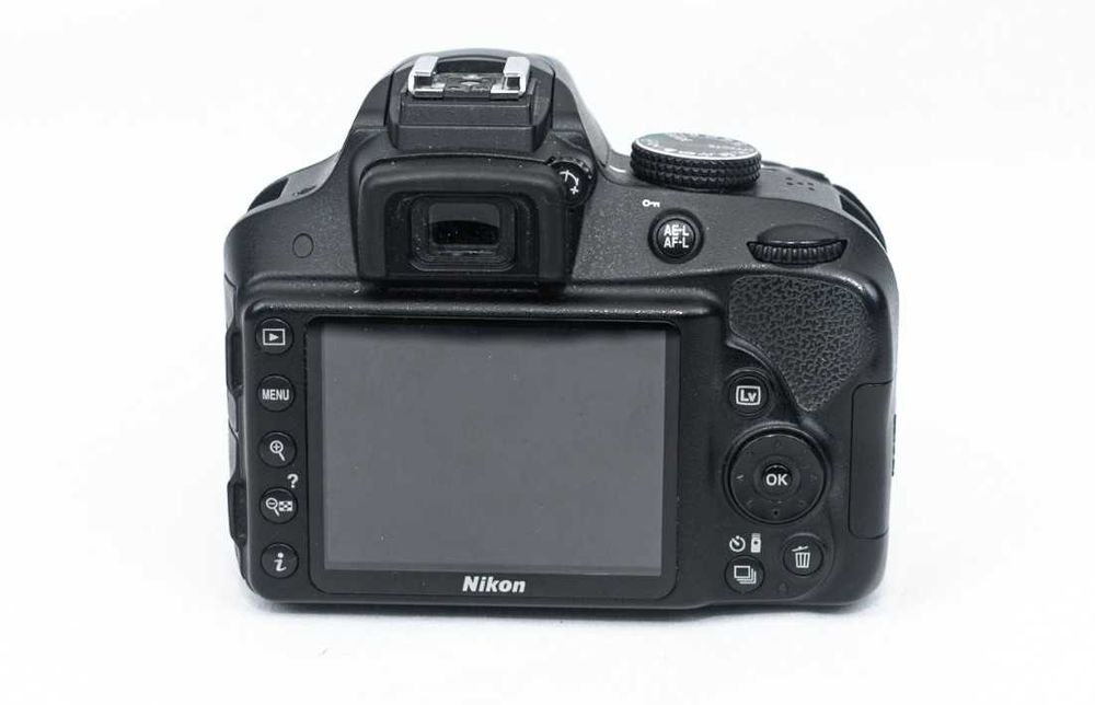 Nikon D3300 kit + obiectiv 18-55mm - 19000 de cadre - Aparat foto DSLR