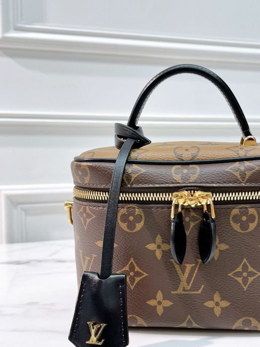 LV Louis Vuitton Vanity Case PM Monogram
