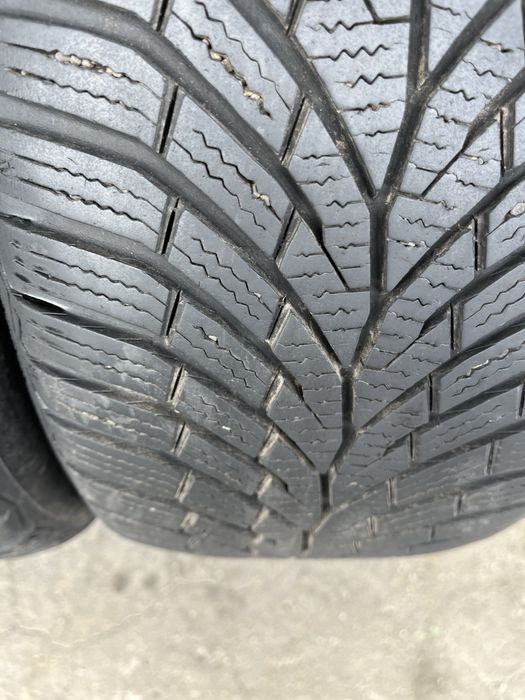 2 бр. зимни гуми 225/50/17 Continental DOT 2621 5,5 mm