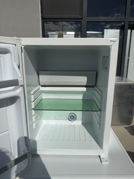 минибар - малък хладилник