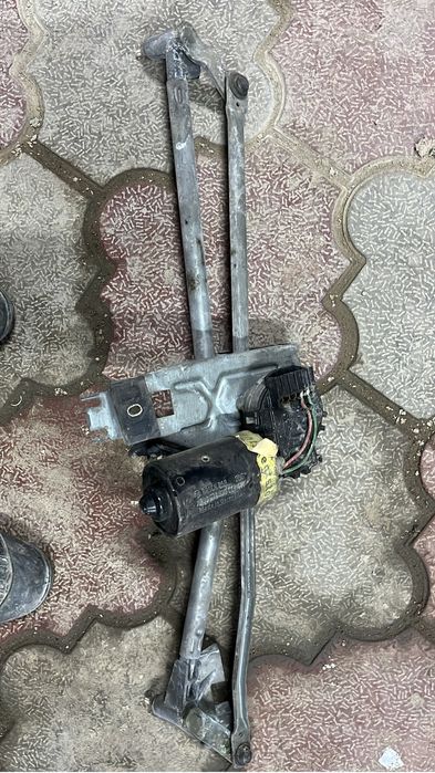 Запчасти на ауди 100 с4