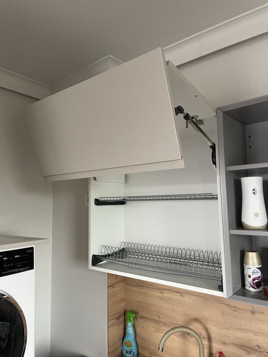 Mobila de bucatarie plus electrocasnice