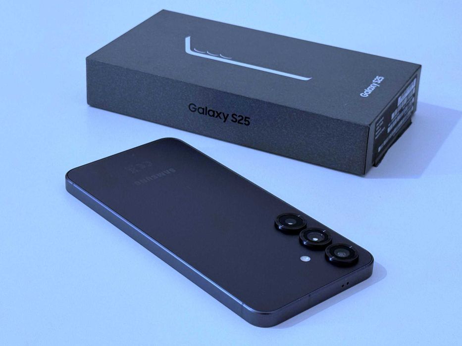 Бартер! Перфектен! Samsung Galaxy S25 Blueblack (Черен) 100% Батерия.