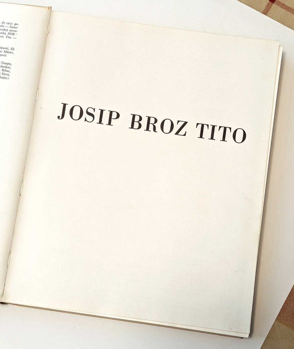 Продавам монография на Йосип Броз Тито.