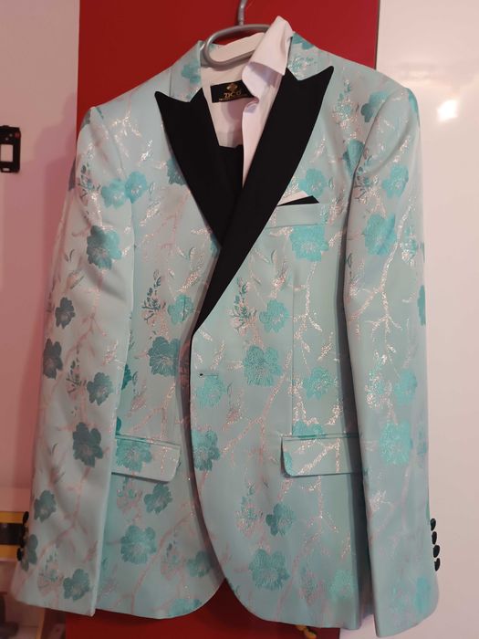 Costum barbati de vanzare