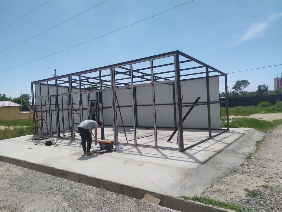 Сендвич-панели идеальны для быстрого строительства складов, ангаров