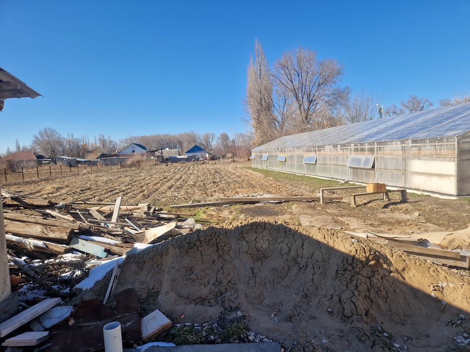 Продам дом с зимней теплицой