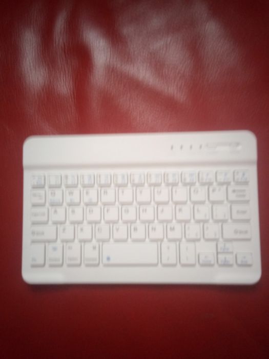 Tastatura Bluetooth