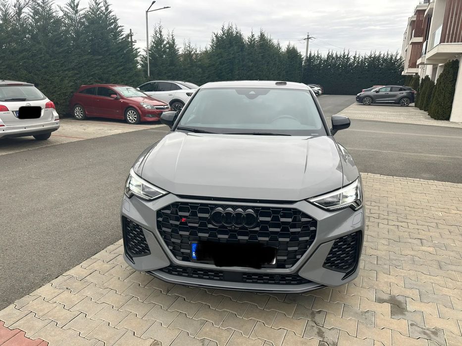 Audi RS Q3 Audi RS Q3 Sportback Quattro Motor SI de 5 cilindri 2,5 l/294 kW (20V)